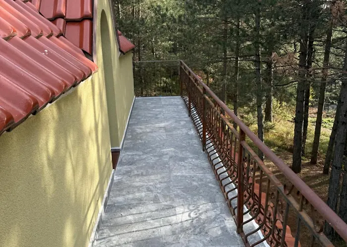 Streha Pishave * Elbasan