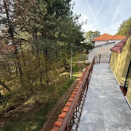 Streha Pishave Villa Elbasan