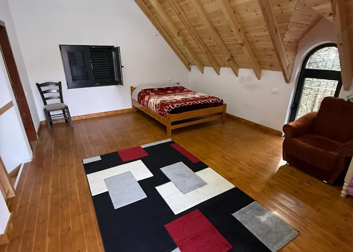 Streha Pishave * Elbasan